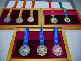 В Якутске презентовали медали и экипировку Игр Манчаары