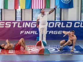 Все эмоции в фоторепортаже Максима Суханова