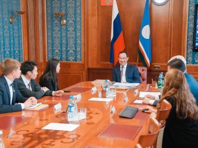 Глава Якутии встретился с участниками 7-й смены в ВДЦ «Океан»