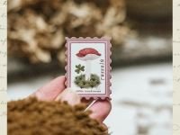 Деревянная брошка Дворникова А. "Почтовая марка"