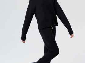 Комплект трикотажный для девочек: джемпер, брюки