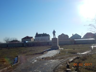 Памятник В.И.Ленину