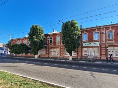 Дом жилой. Здесь размещался первый стационарный кинематограф А.Л. Гуцмана, одного из старейших деятелей кинематографии