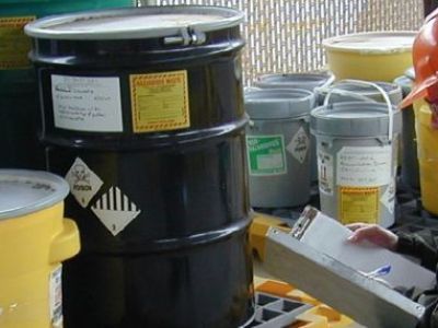 Как хранить отходы 1-го и 2-го класса опасности?