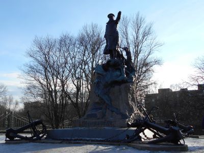 Памятник адмиралу Макарову С.О.