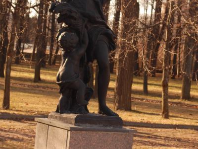 Статуя "Лето", XVIII в.