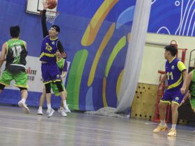 В Якутске мужские баскетбольные команды начали бороться за путёвки на игры в Нюрбе