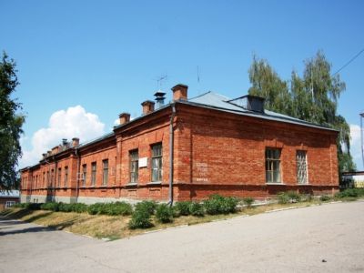 Здание, в котором в 1918 году размещался штаб Симбирской группы войск 1-й Армии Восточного фронта. Ныне здание штаба ГУКТУ им. В.И.Ленина