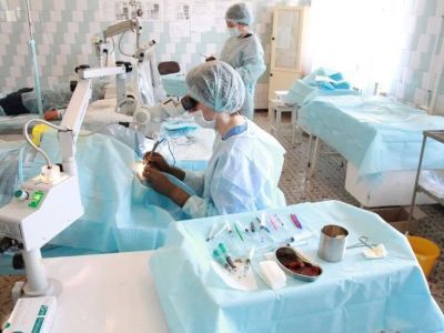 Бригада офтальмологов из Якутии приступила к работе в Докучаевске ДНР
