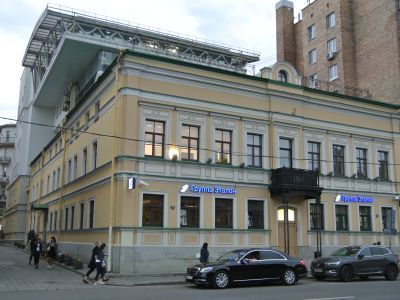 "Дом Брюсовых". В 1878-1910-е гг. здесь жил и работал поэт В.Я.Брюсов