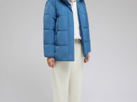 Утепленная куртка с капюшоном