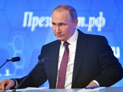 Владимир Путин заявил, что Конституцию можно менять, но не фундаментальную часть