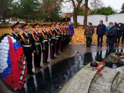 Чурапчинские школьники на берегу озера Ильмень почтили память воинов-якутян
