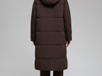 Утепленное стеганое пальто с капюшоном