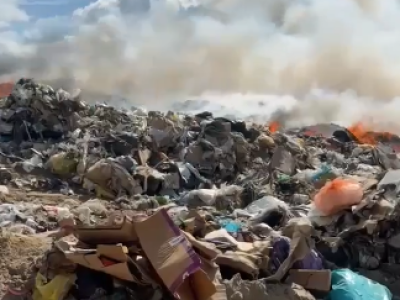 Площадь пожара на свалке Якутска сократили на тысячу квадратных метров