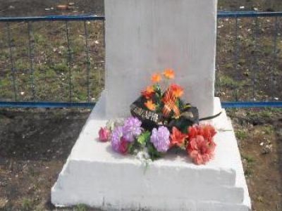 Памятник воинам-землякам, павшим в боях за Родину в 1941-1945 гг.