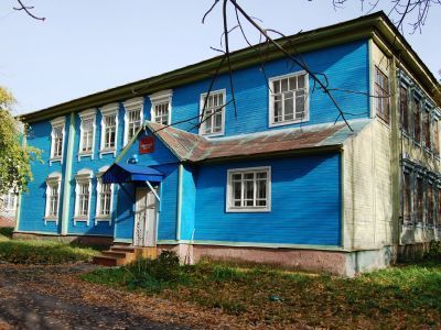 Здание детского дома, где в 1936-1939 гг. воспитывался Герой Советского Союза Матросов Александр Матвеевич. В доме создана мемориальная комната А.М. Матросова