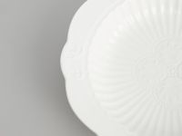 Тарелка Emboss White II