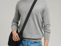 Легкий джемпер полуприлегающего кроя