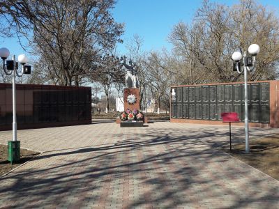 Памятник землякам, погибшим в годы Великой Отечественной войны