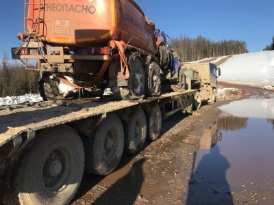 На прибрежной зоне реки Баченга в результате ДТП произошел разлив нефтепродуктов