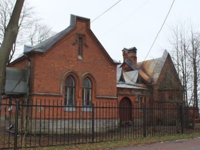 Караулка у дамбы Морской беседки