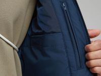 Утепленная куртка с капюшоном