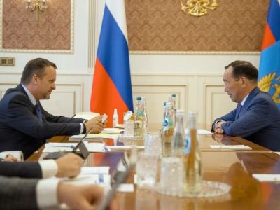 Строительство Ленского моста обсудили министр транспорта РФ и глава Якутии