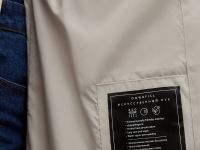 Утепленное пальто с капюшоном