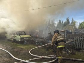 В якутском селе Сунтар произошел крупный пожар. Один человек пострадал