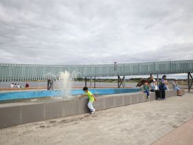 Глава Якутии осмотрел новую набережную в селе Ытык -Кюель