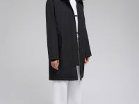 Утепленное пальто с капюшоном