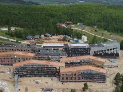 Глава Якутии проверил ход строительства центра детского отдыха «Полярная звезда»