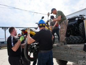 «Техника и 10 тонн посылок»: из Якутии отправили рейс с гуманитарным грузом для участников СВО