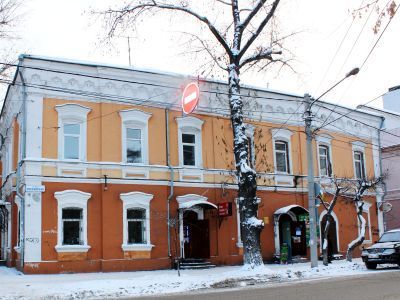 Доходный дом с пристроем магазина