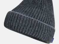 Вязаная шапка из коллаборации с maneken