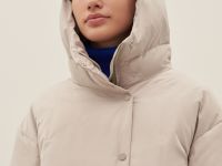 Пуховое пальто с капюшоном