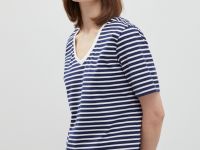 Футболка с v-образным вырезом