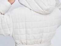 Утепленное пальто с поясом