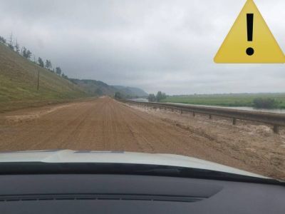 Грязевой оползень сошел на автодорогу «Умнас» в Хангаласском районе