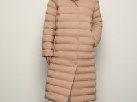 Утепленное пальто с капюшоном