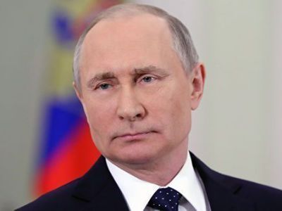 Путин подписал закон, разрешающий больным ВИЧ усыновлять детей