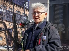 К мемориальной доске воинам-журналистам Якутии возложили цветы