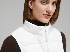 Пуховый жилет с натуральным пухом