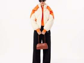 Женская короткая куртка Lacoste с высоким воротом и капюшоном