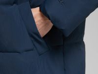 Утепленное стеганое пальто с капюшоном