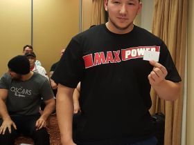 Какому Виктору достанется Виктория?