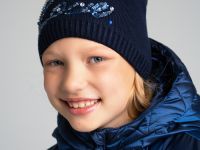 Шапка вязаная с отворотом для девочки