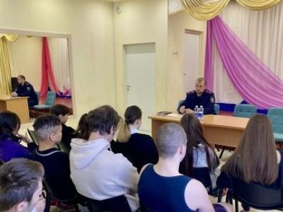 Следователи продолжают работу по правовому просвещению школьников