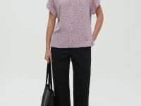 Блузка с коротким рукавом и отложным воротником